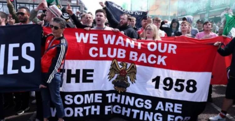 记者：曼联球迷组织取消英超首轮赛前的抗议活动